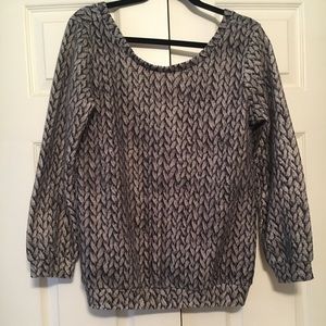 Cute V-Back Sweater NWOT